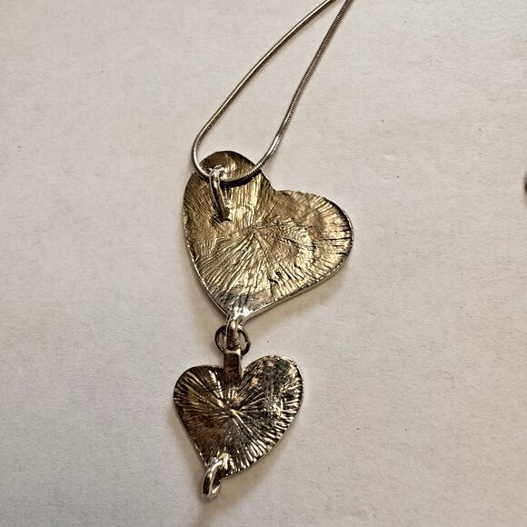 Vintage-Style 20" Heart Pendant Necklace – Double Green enamel  Hearts - Picture 4 of 7